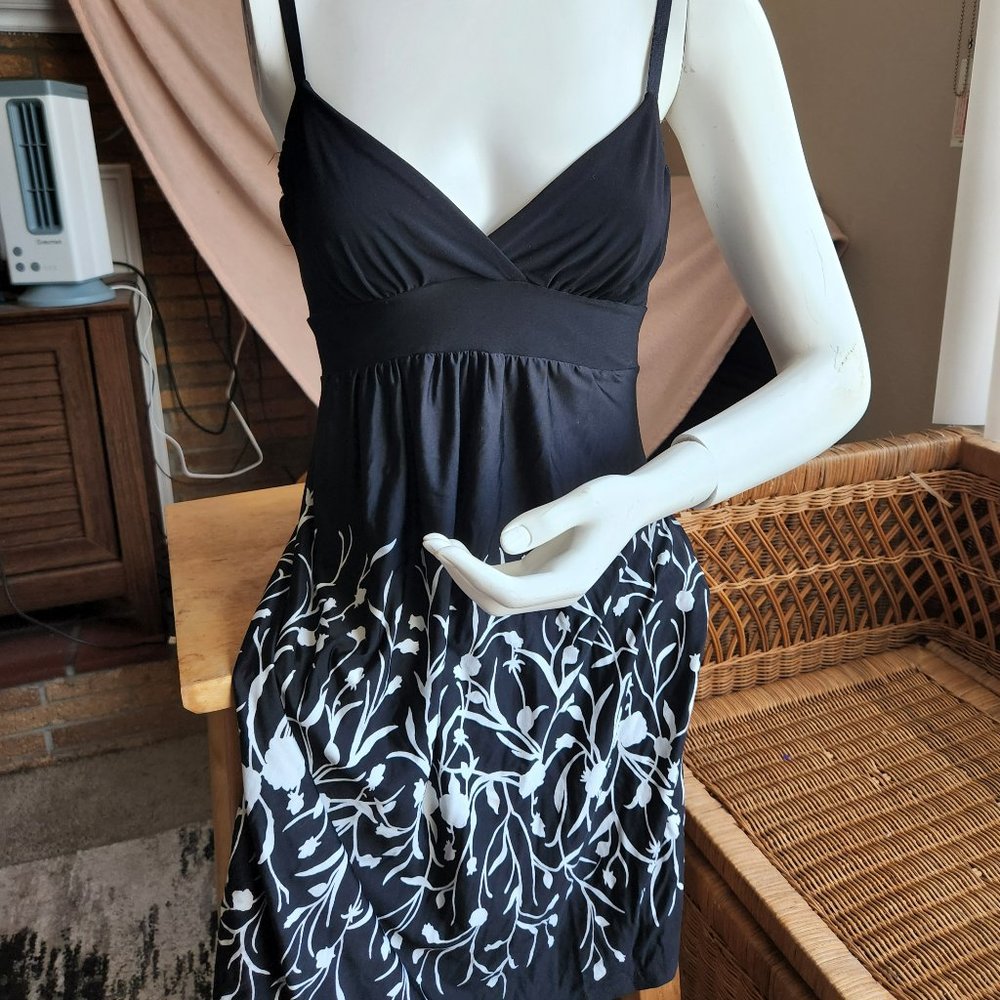Janette gorgeous floral dress small medium